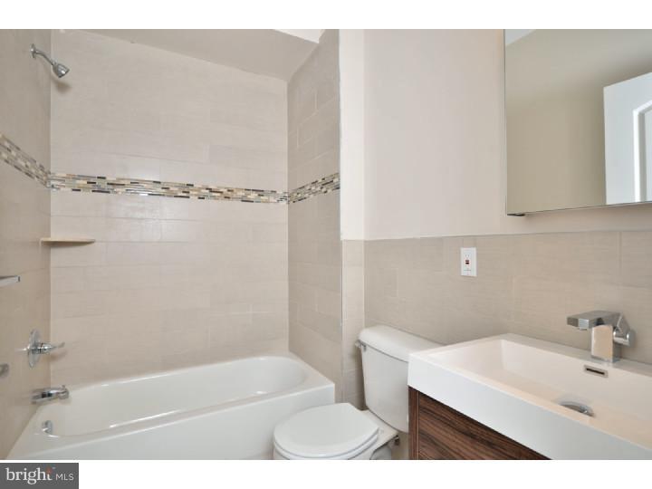 725 North 20th Street, Unit B Philadelphia, PA 19130 - Photo 10 of 12 Bathroom