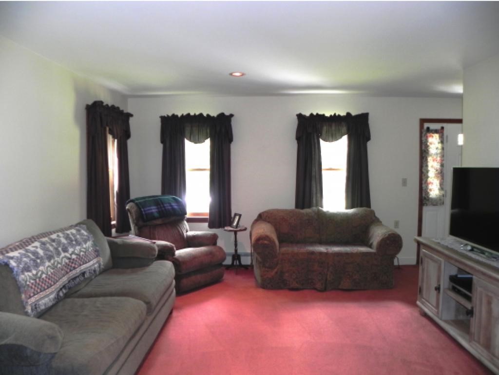 38 French Road Epping, NH 03042 - Photo 13 of 33