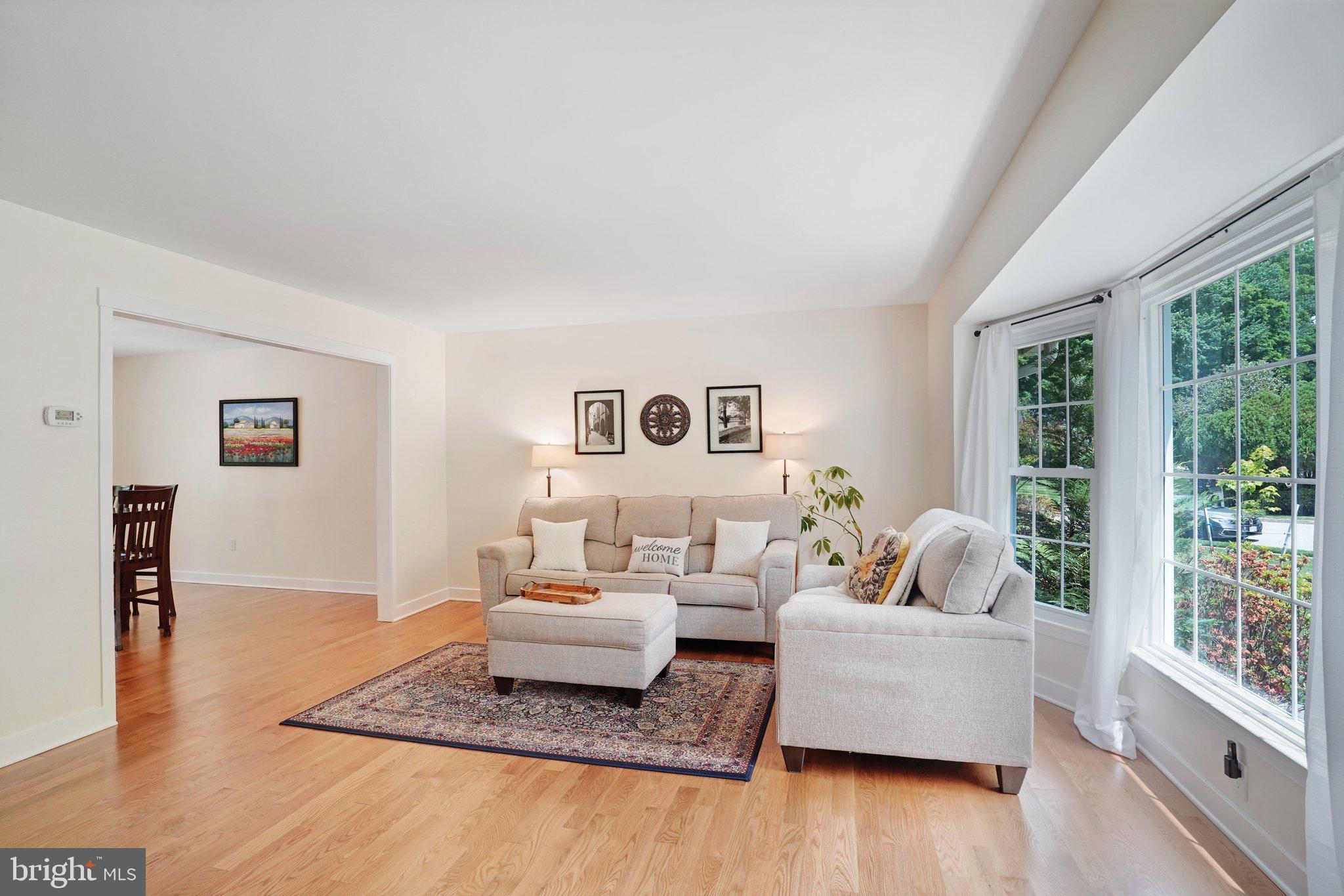 7628 Gralnick Place Springfield, VA 22153 - Photo 6 of 60 Living Room with Bay Window