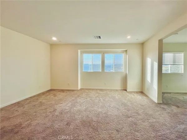 $5,500 | 27237 Release Place, Newhall, CA 91381
