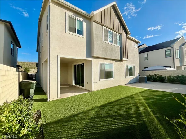 $5,500 | 27237 Release Place, Newhall, CA 91381