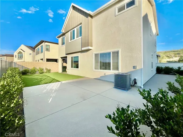$5,500 | 27237 Release Place, Newhall, CA 91381
