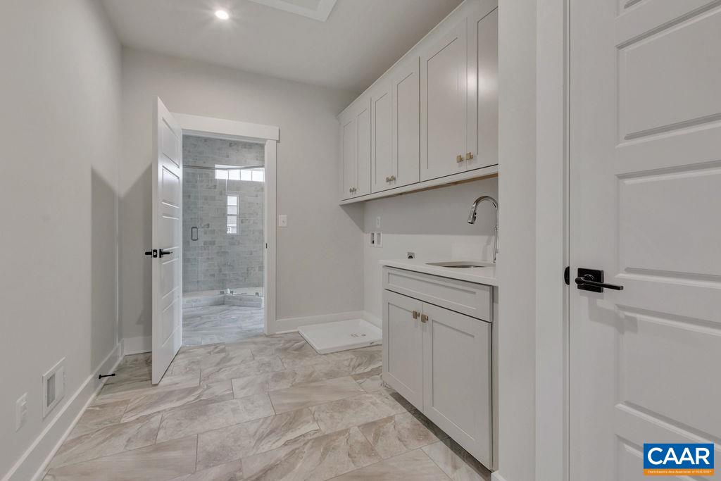 313 Sunbird Lane Waynesboro, VA 22980 - Photo 34 of 45 a view of a walk in closet and bathroom