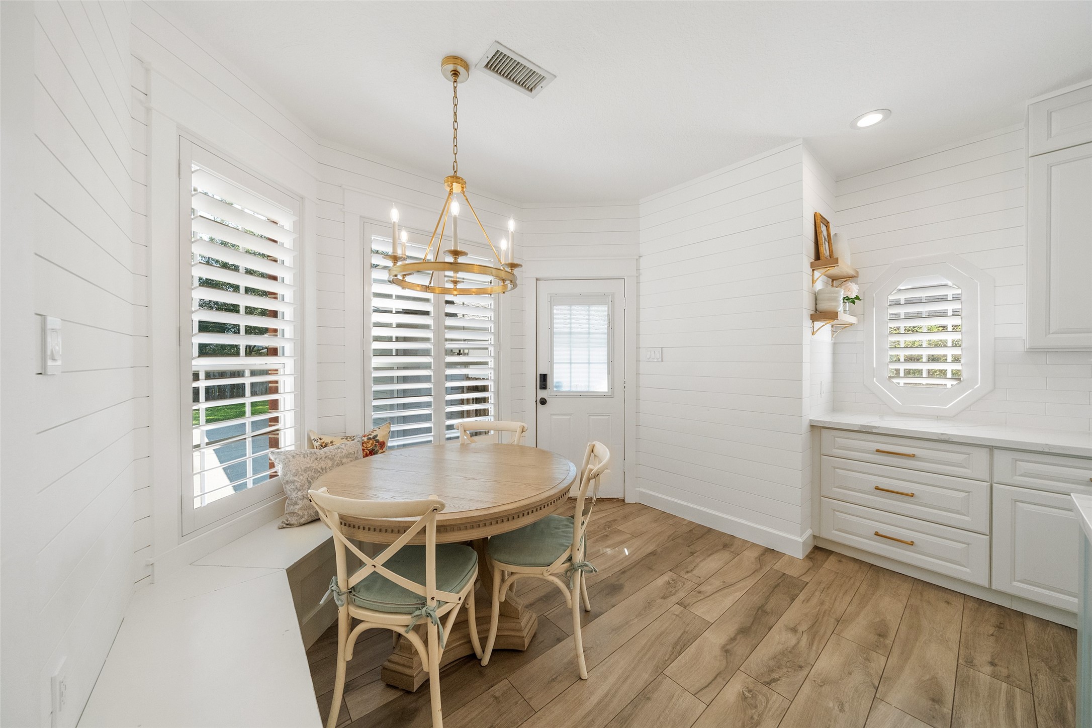 18 South Dragonwood Place Spring, TX 77381 - Photo 24 of 50 a dining room with furniture and window
