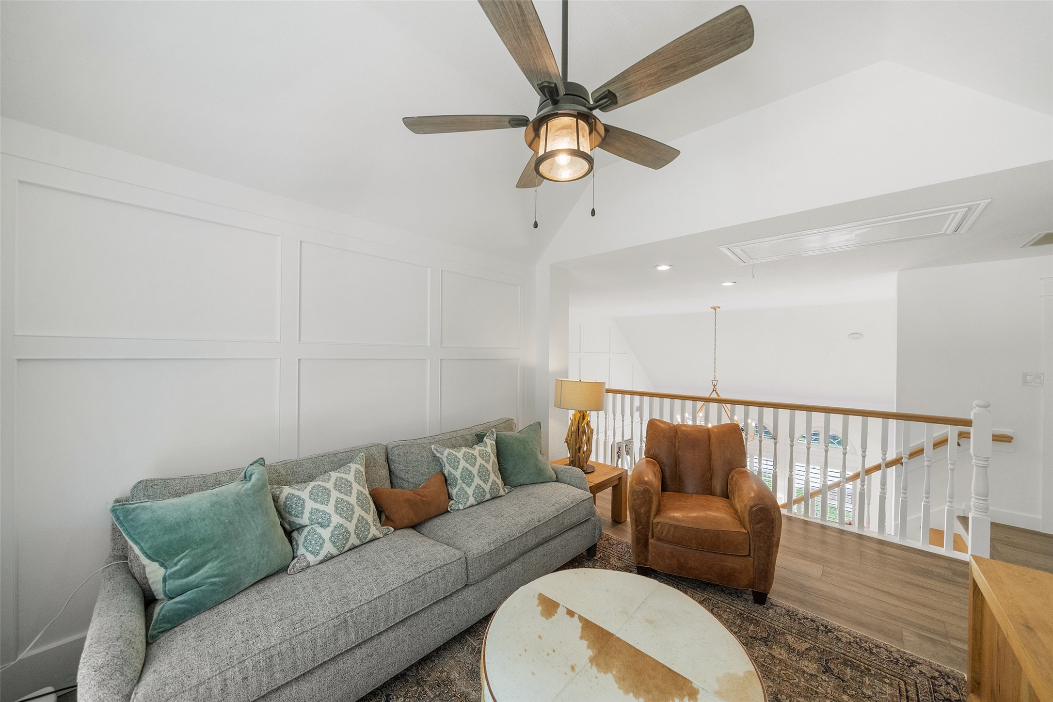 18 South Dragonwood Place Spring, TX 77381 - Photo 39 of 50 a living room with furniture and a ceiling fan