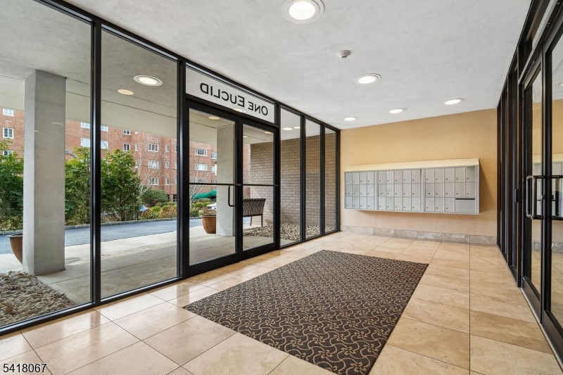 1 Euclid Avenue, Unit 3B Summit, NJ 07901 - Photo 3 of 34