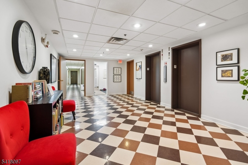 1 Euclid Avenue, Unit 3B Summit, NJ 07901 - Photo 31 of 34