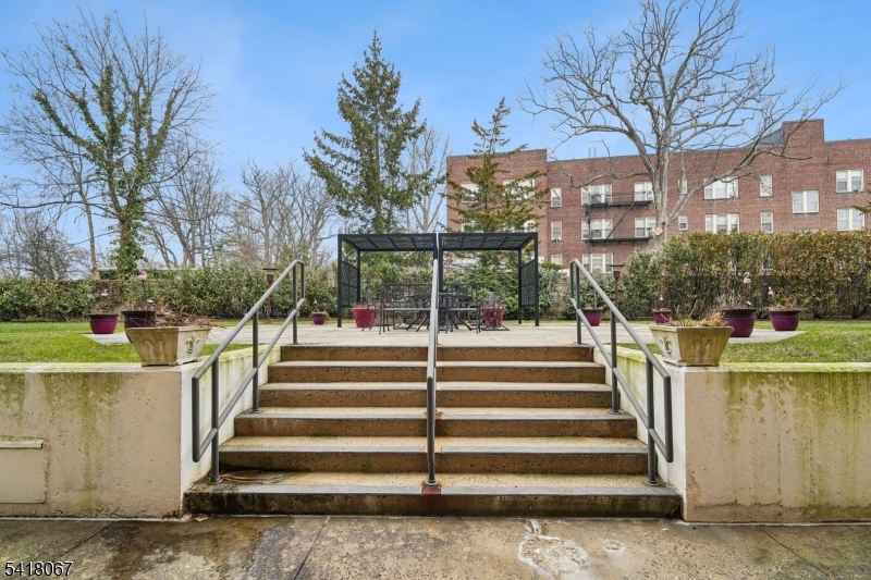 1 Euclid Avenue, Unit 3B Summit, NJ 07901 - Photo 33 of 34