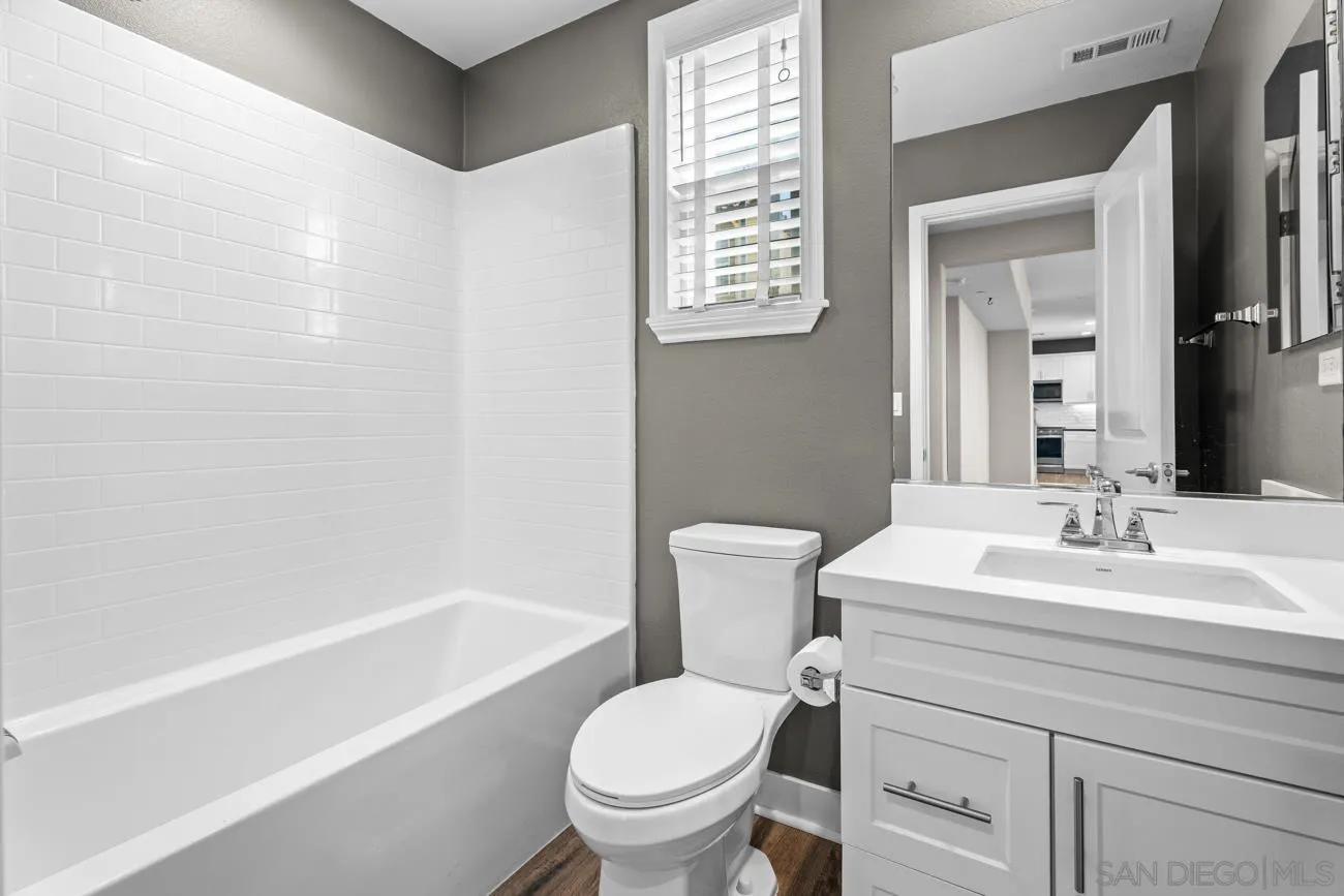 4326 Star Path Way, Unit 1 Oceanside, CA 92056 - Photo 28 of 46 Second Floor Bath