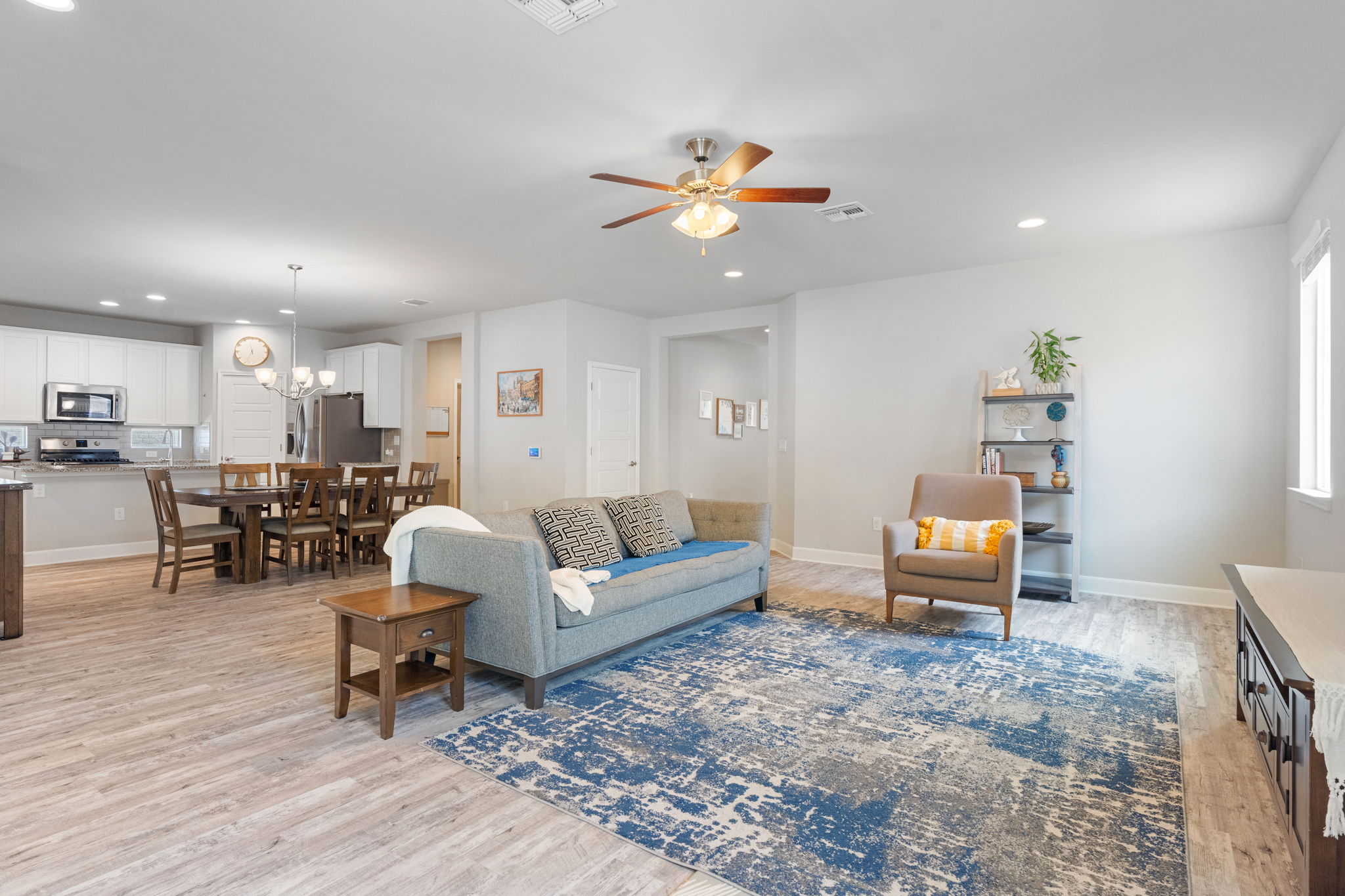 9200 Alex Lane Austin, TX 78748 - Photo 3 of 27