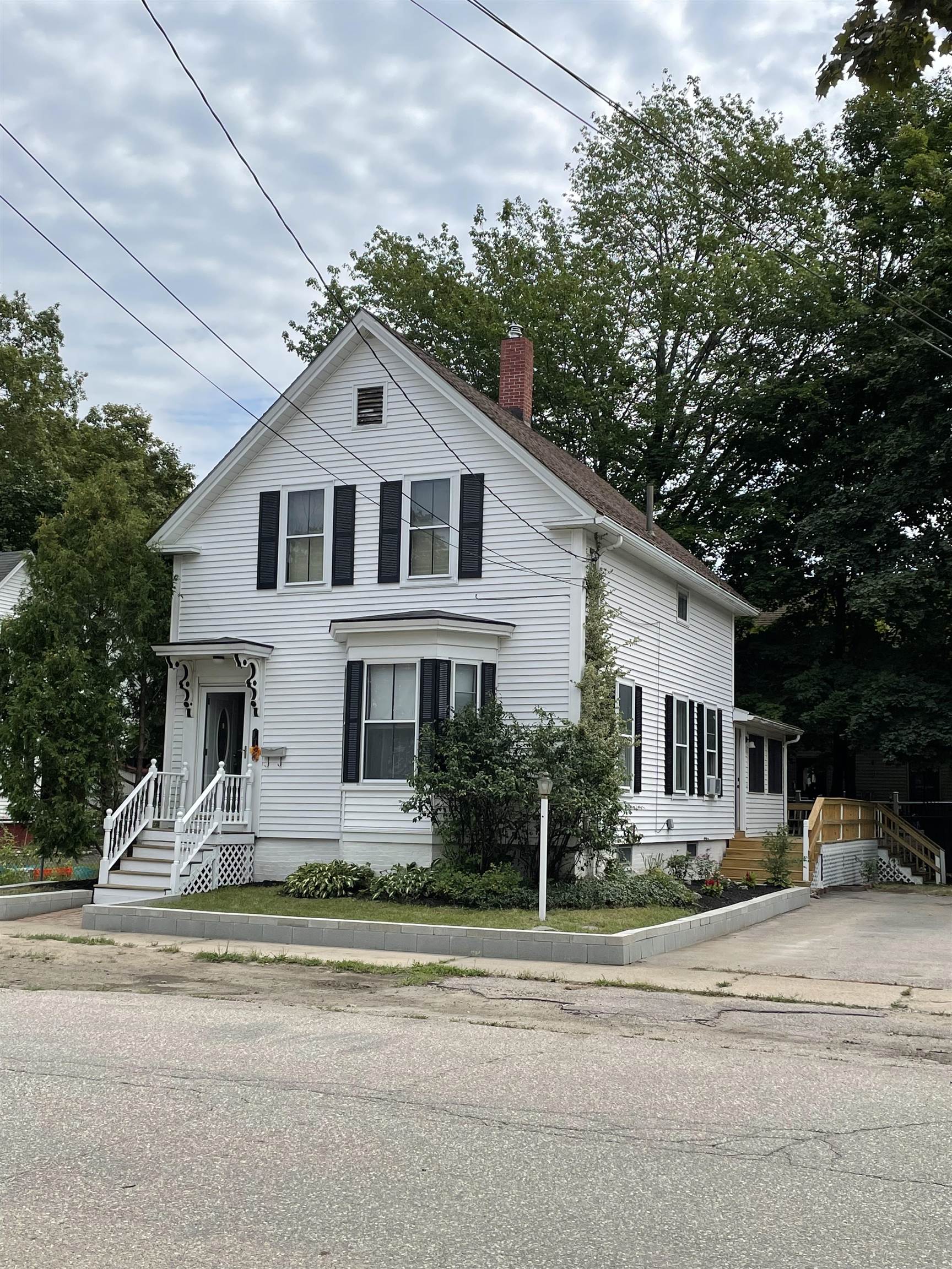 17 Leonard Street Rochester, NH 03867 - Photo 1 of 21
