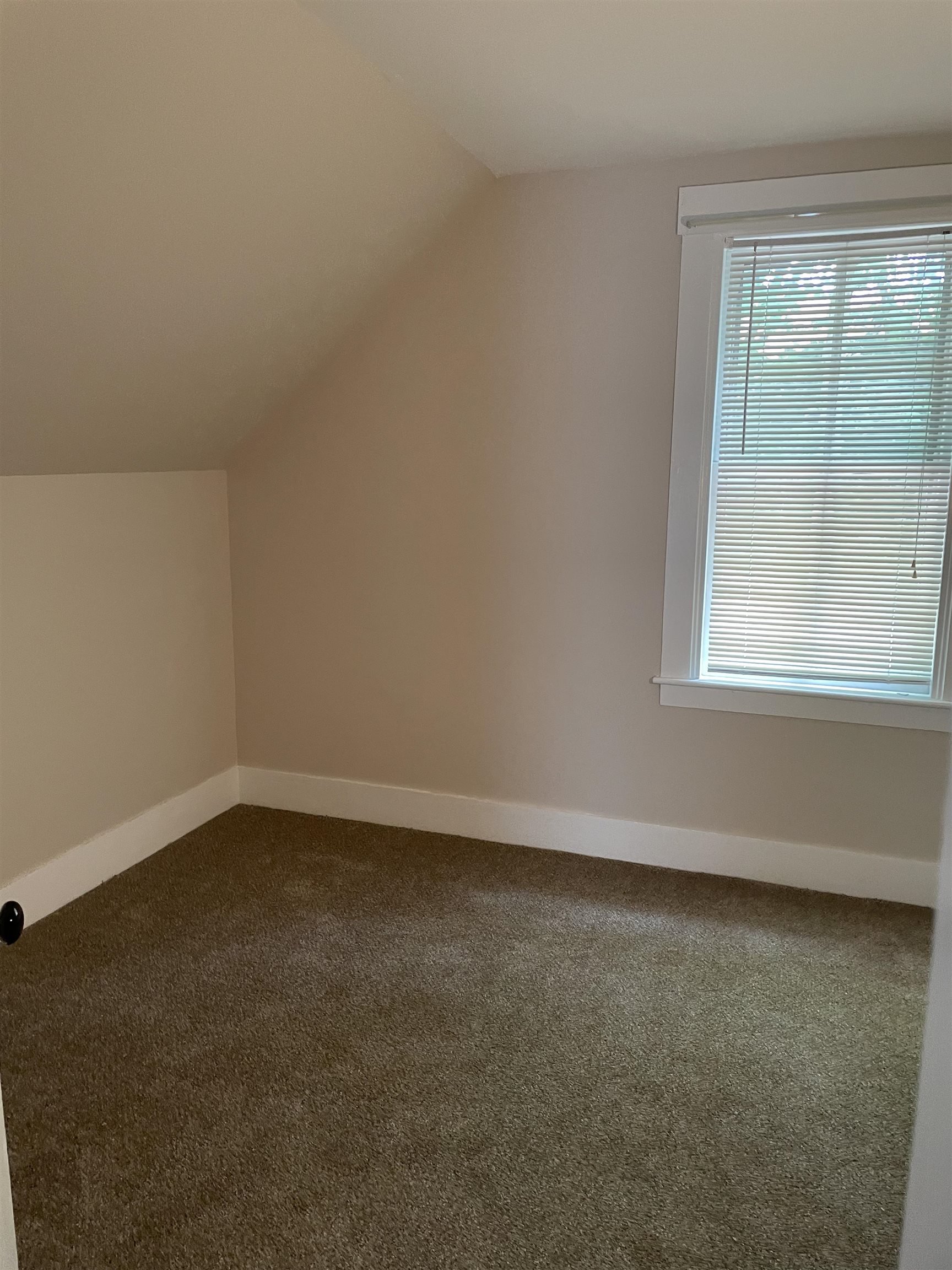 17 Leonard Street Rochester, NH 03867 - Photo 13 of 21