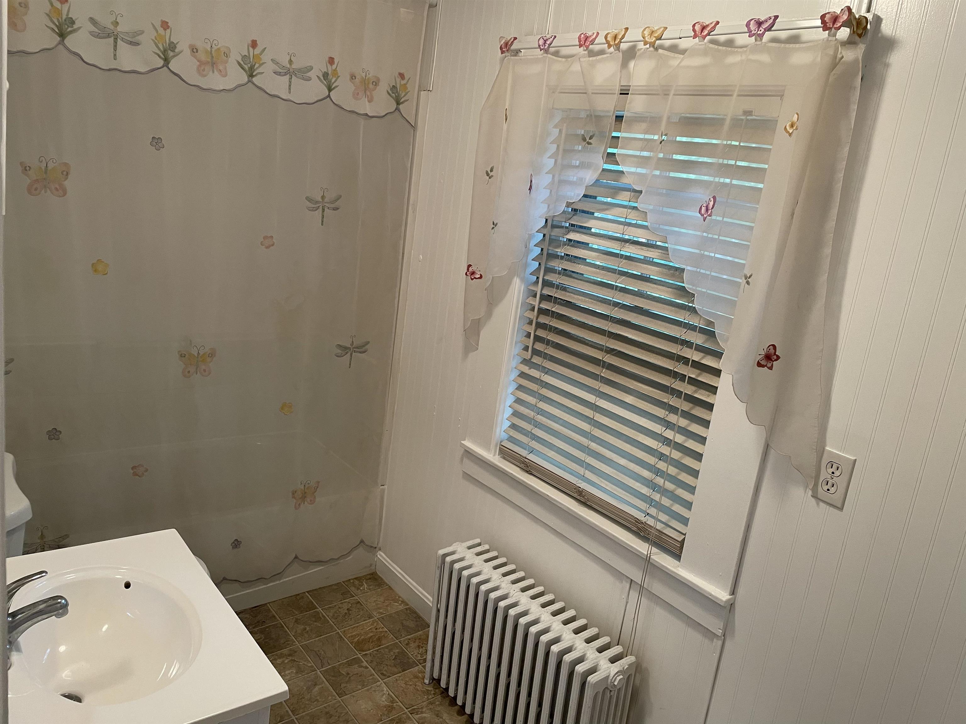 17 Leonard Street Rochester, NH 03867 - Photo 9 of 21
