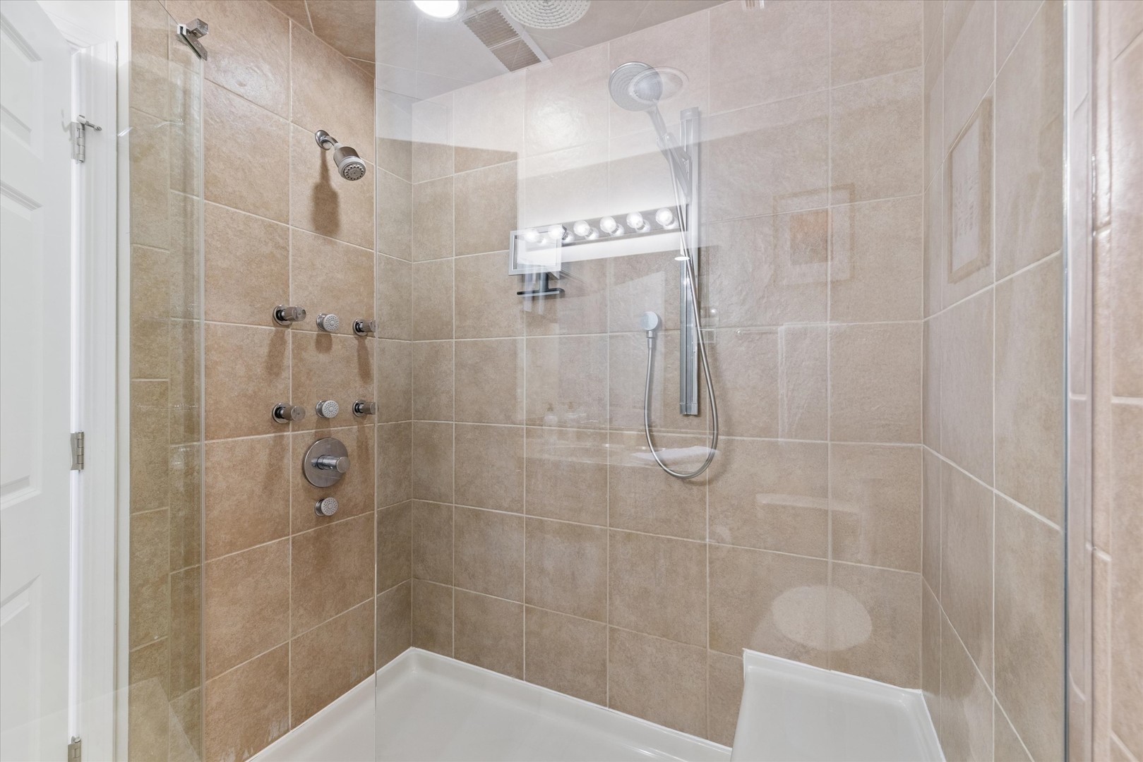 2025 South Indiana Avenue, Unit 209 Chicago, IL 60616 - Photo 11 of 17 a bathroom with a shower