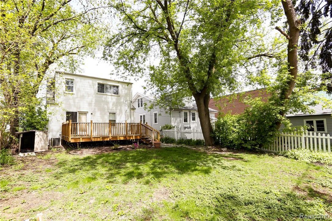 971 Oxford Road Berkley, MI 48072 - Photo 35 of 38 Oxford-34.jpg