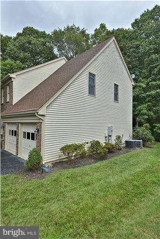 7601 Davis Field Lane Springfield, VA 22153 - Photo 3 of 28 Exterior General
