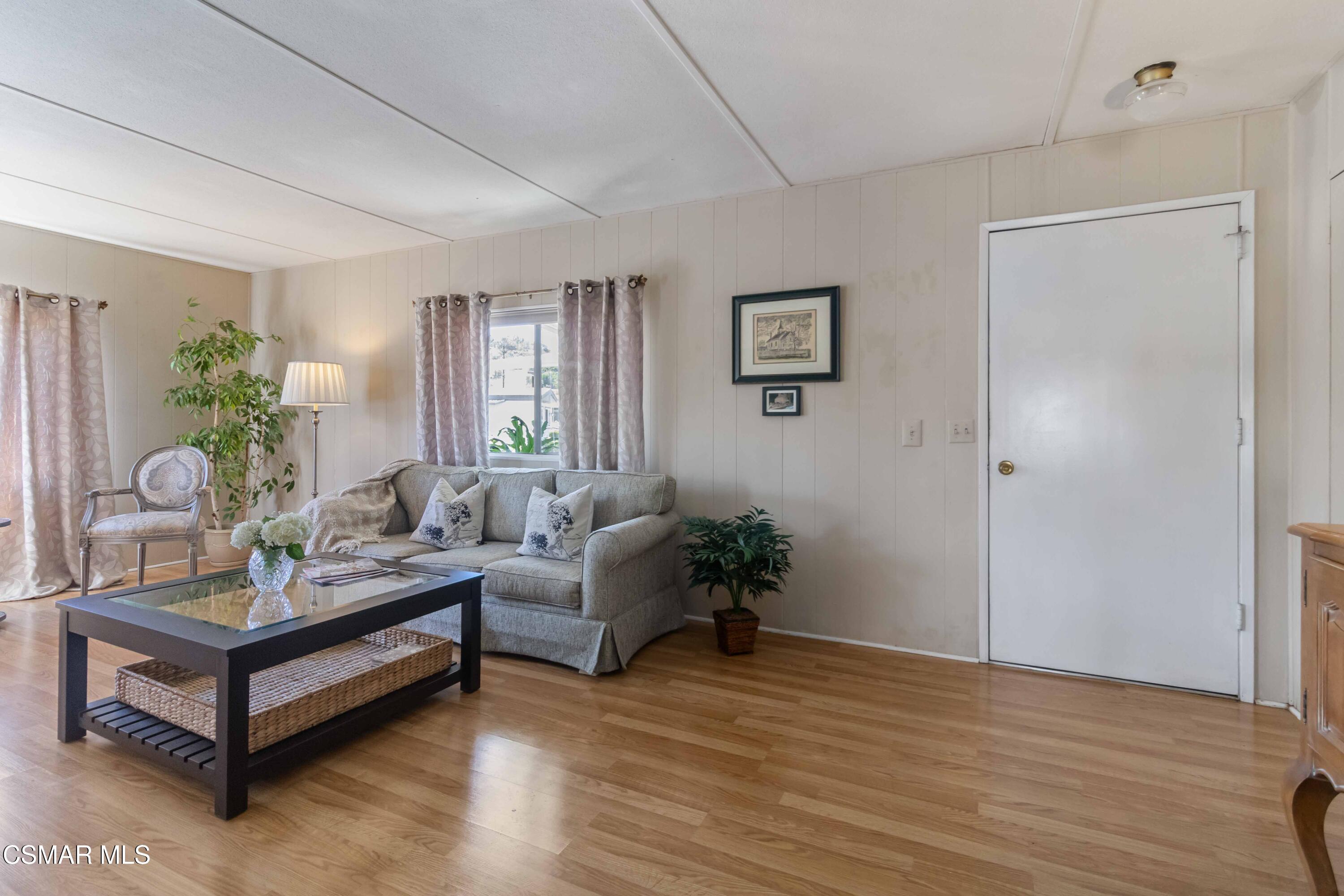 195 Tierra Rejada Road, Unit 204 Simi Valley, CA 93065 - Photo 10 of 46 012