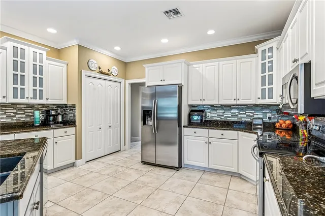 $675,000 | 6415 53rd Circle, Vero Beach, FL 32967