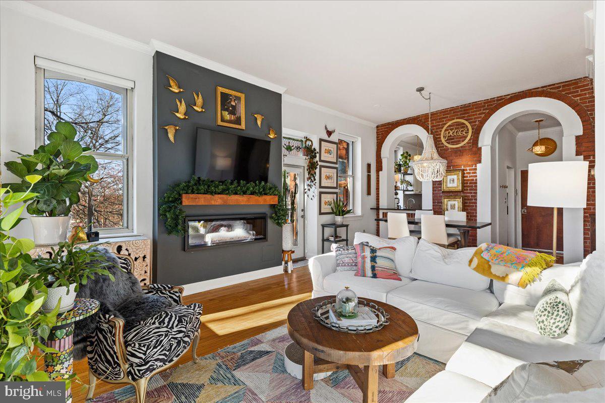 8 Academy Court Pennington, NJ 08534 - Photo 4 of 25 a living room with furniture and a table