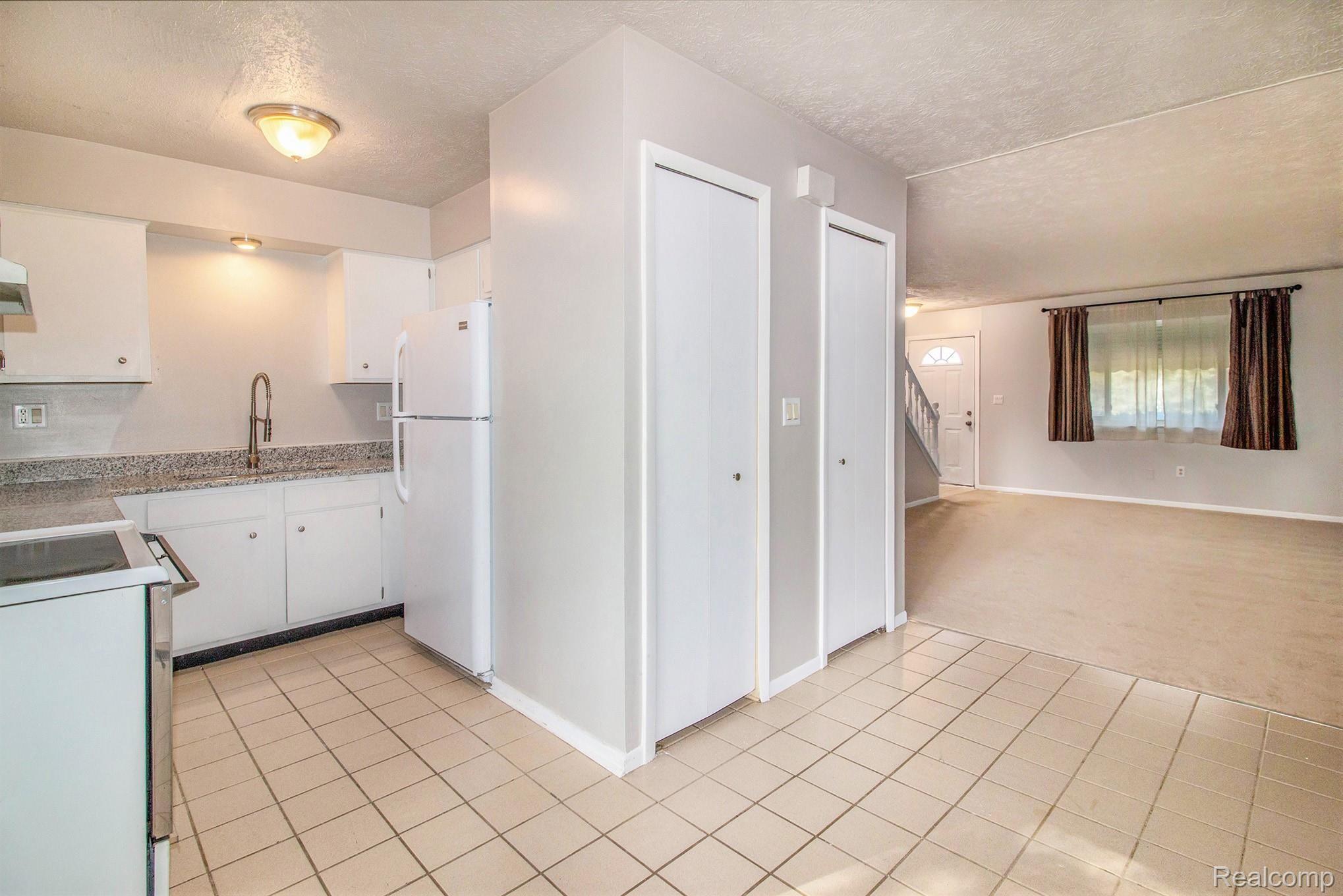 27376 Spaulding Road New Hudson, MI 48165 - Photo 7 of 23 IMG_1247.jpg