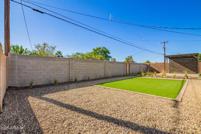 a view of a house with entertaining space