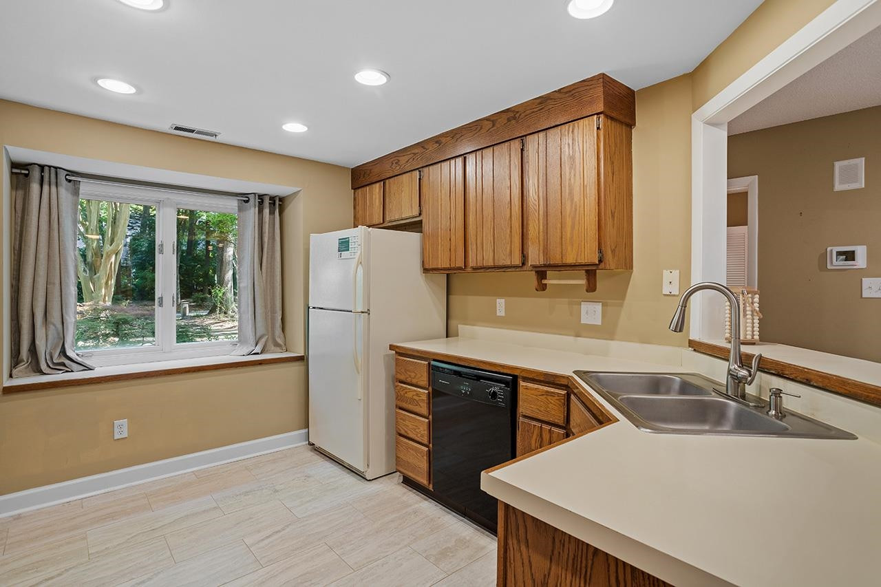 4341 Sunscape Lane Raleigh, NC 27613 - Photo 10 of 32 Kitchen