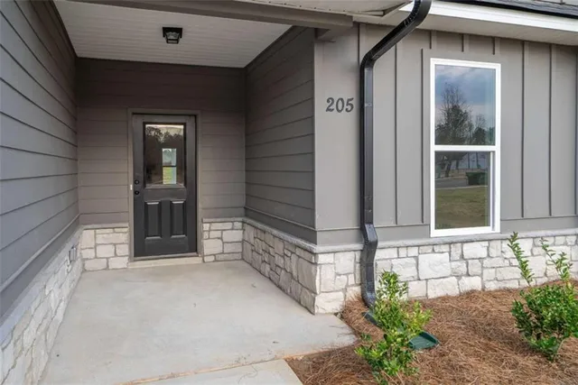 $447,500 | 205 Squirrel Run, Good Hope, GA 30641