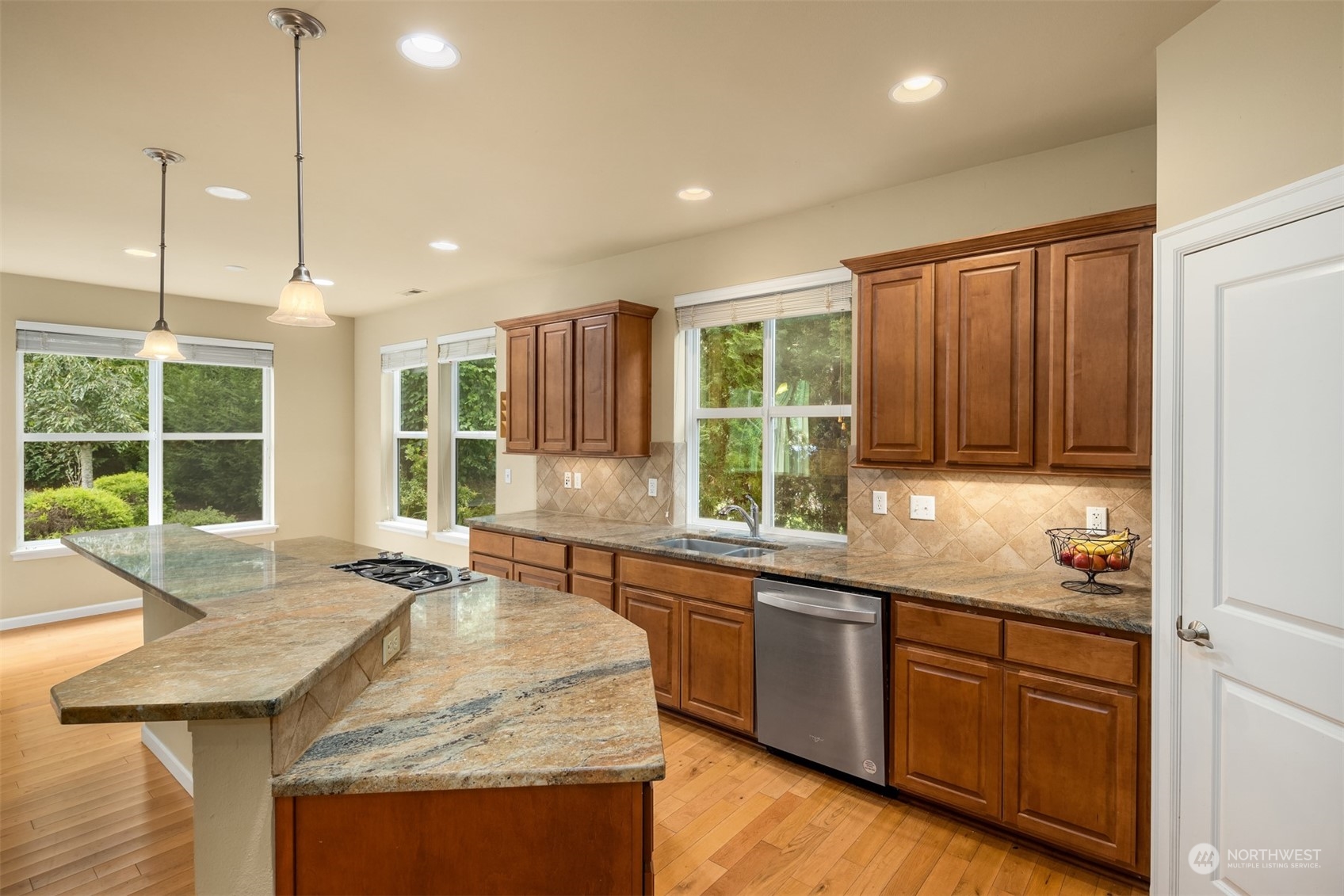 4686 Rutherford Circle Southwest Port Orchard, WA 98367 - Photo 12 of 40 Gallery Image 12