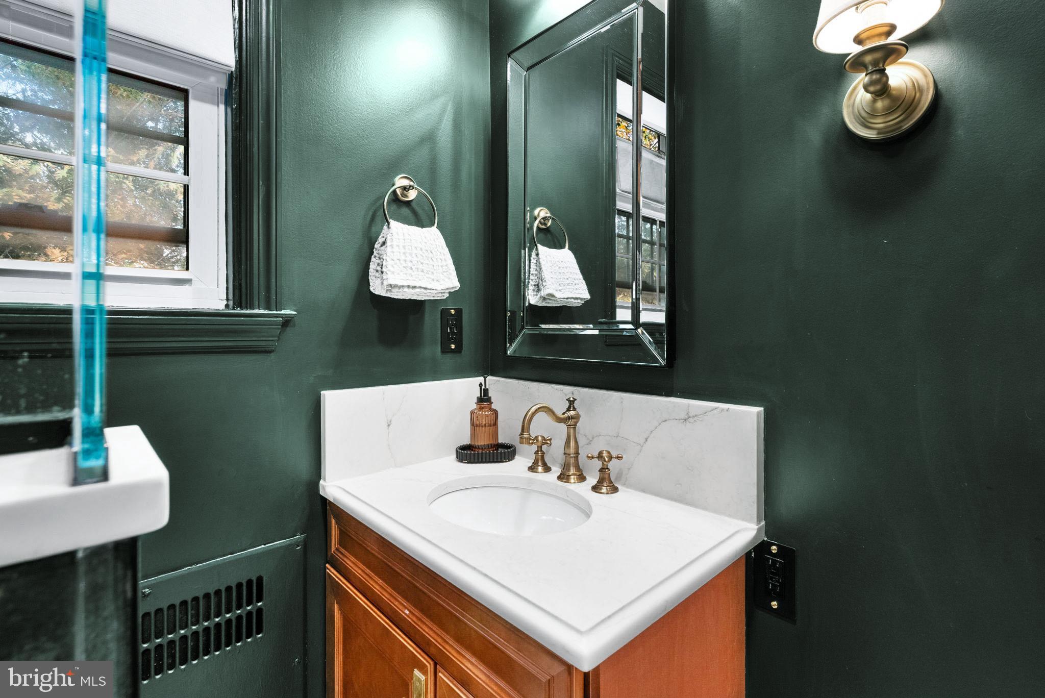 229 Murdock Road Baltimore, MD 21212 - Photo 23 of 39 Upper level; renovated full bathroom.