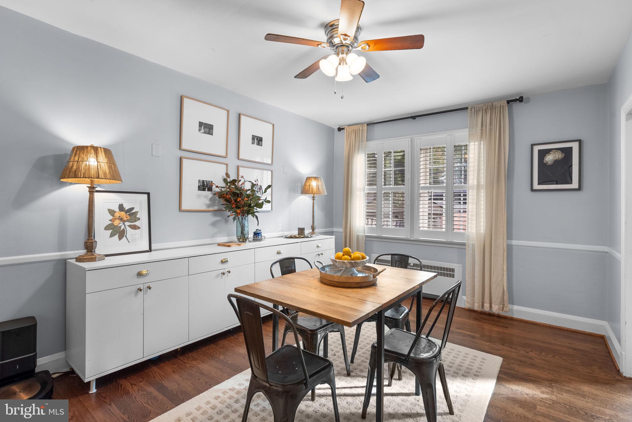 229 Murdock Road Baltimore, MD 21212 - Photo 10 of 39 Main level; dining area w/ chair rail.