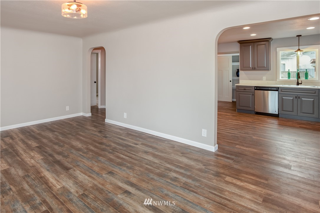 2925 Field Street Longview, WA 98632 - Photo 3 of 24 Gallery Image 3