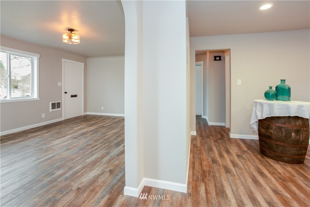 2925 Field Street Longview, WA 98632 - Photo 4 of 24 Gallery Image 4