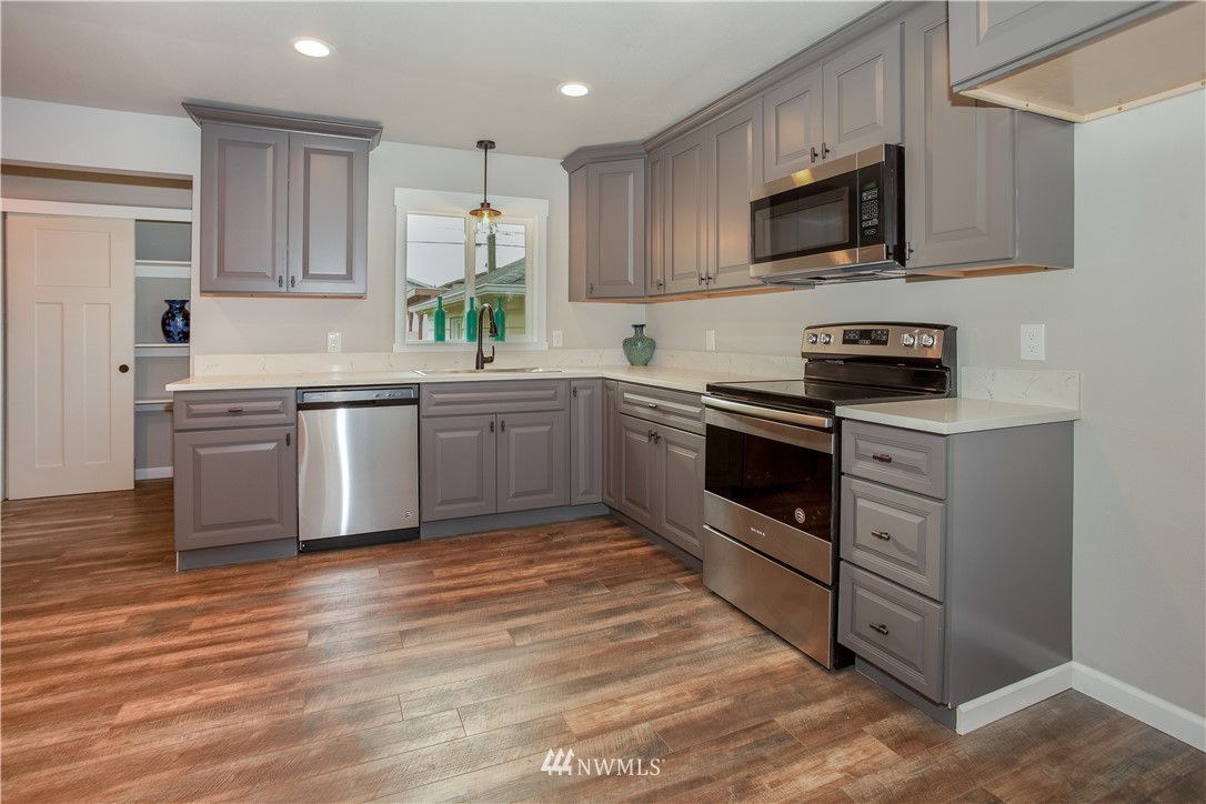 2925 Field Street Longview, WA 98632 - Photo 7 of 24 Gallery Image 7
