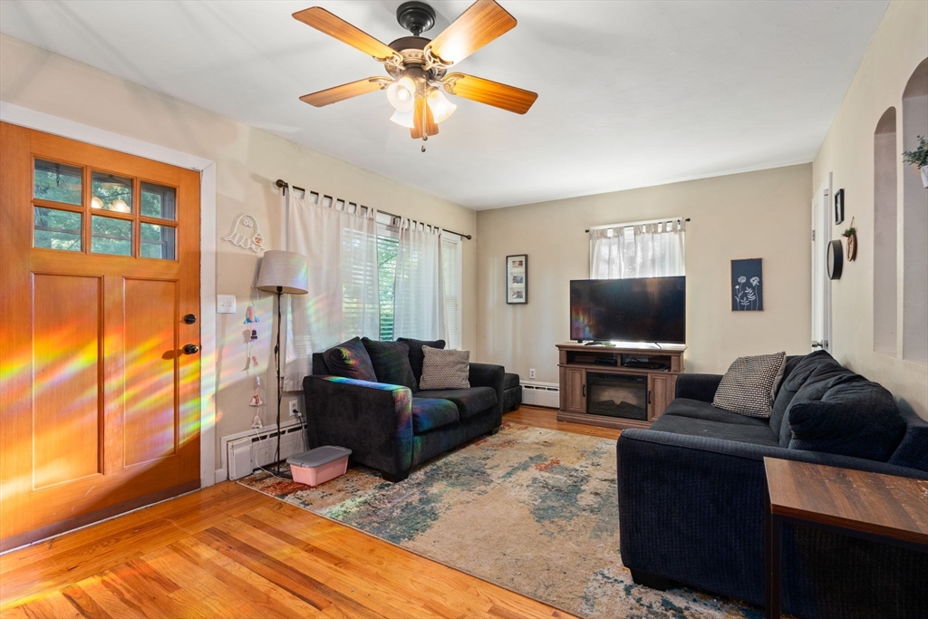78 Marble Avenue Chicopee, MA 01013 - Photo 7 of 32
