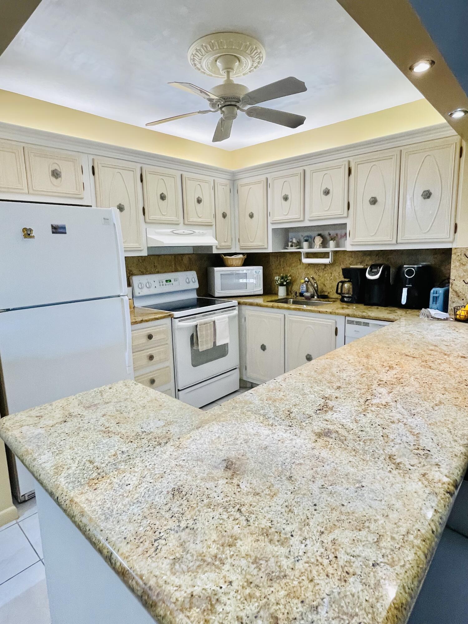 257 South Cypress Road, Unit 443 Pompano Beach, FL 33060 - Photo 7 of 32 IMG_8553