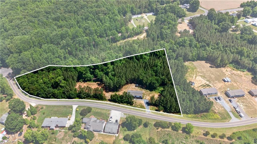 245 Hw Phillips Road Lexington, NC 27295 - Photo 3 of 40