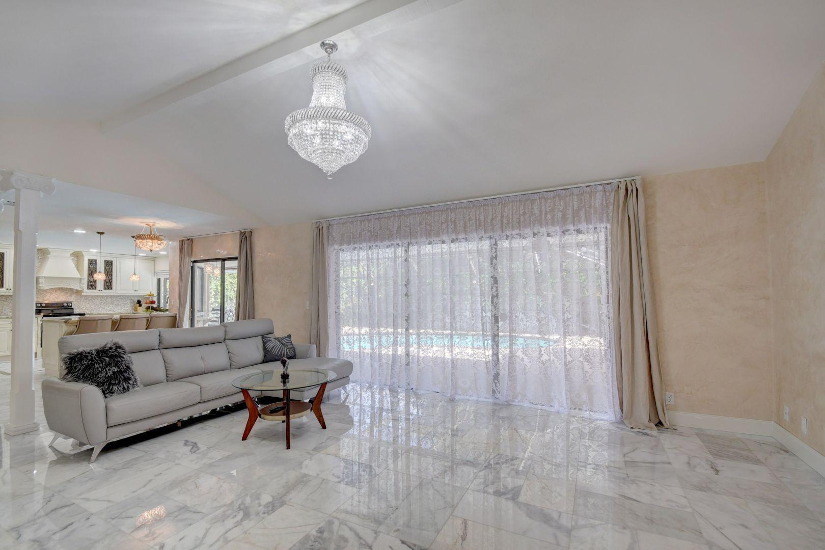 2716 Northwest 37th Street Boca Raton, FL 33434 - Photo 4 of 20 14_dsc_9938_39_40_41_42