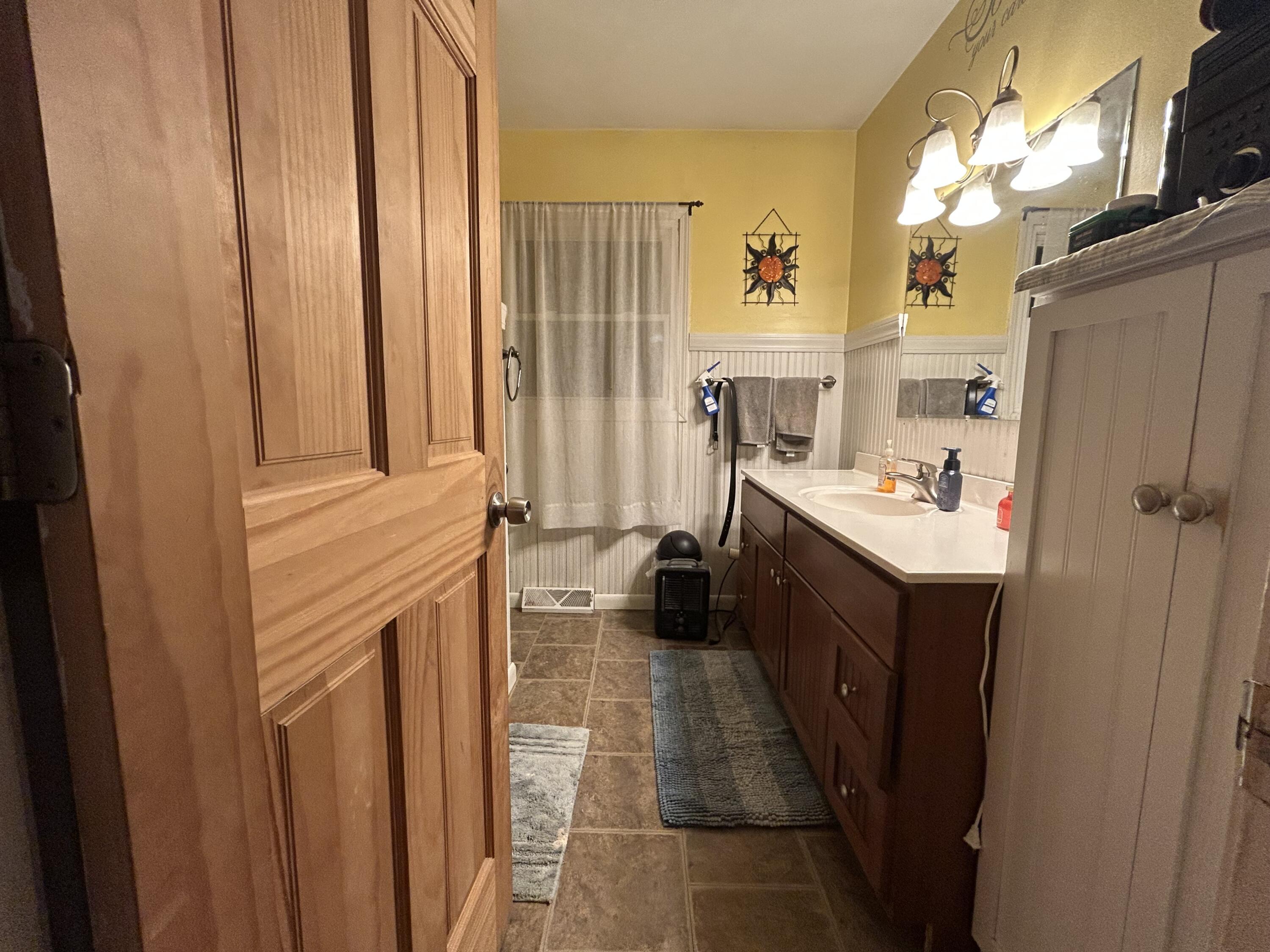 324 North Fiske Road Coldwater, MI 49036 - Photo 6 of 27 IMG_8965