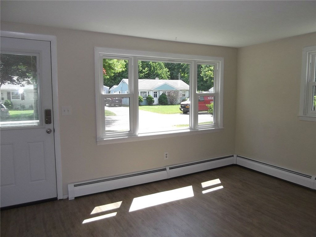 23 Rosedale Drive Bristol, RI 02809 - Photo 2 of 11