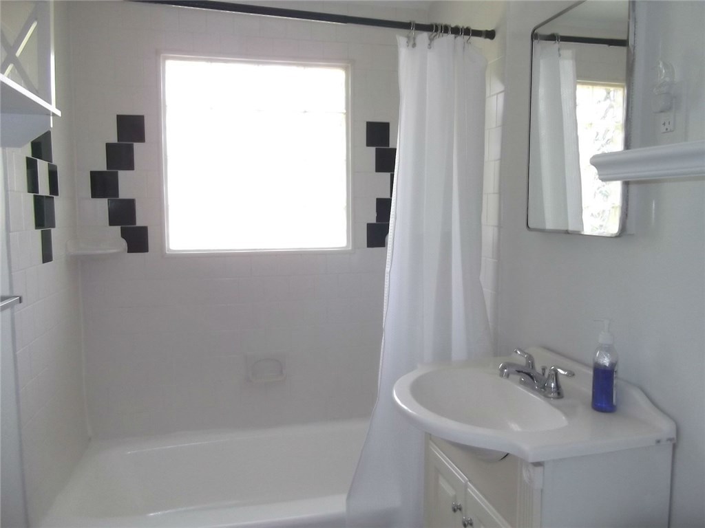 23 Rosedale Drive Bristol, RI 02809 - Photo 6 of 11