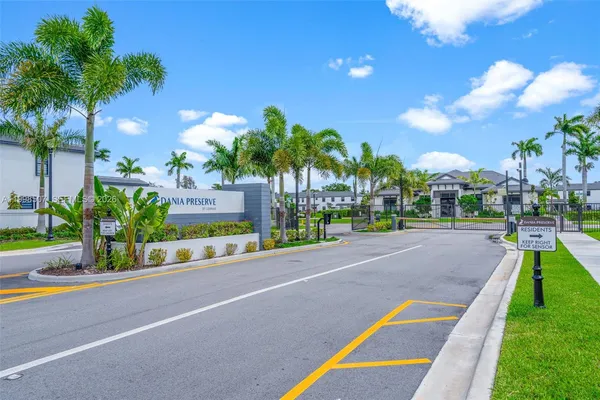 $4,500 | 4917 Oakmont Drive, Fort Lauderdale, FL 33312