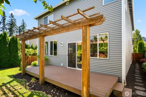 $715,000 | 27579 214th Avenue Southeast, Maple Valley, WA 98038