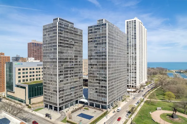 $3,000 | 340 West Diversey Parkway, Unit 416, Chicago, IL 60657