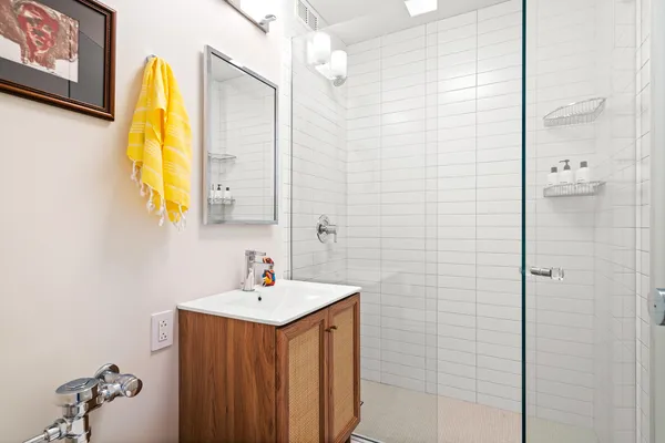 $3,000 | 340 West Diversey Parkway, Unit 416, Chicago, IL 60657