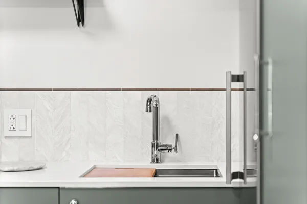 $3,000 | 340 West Diversey Parkway, Unit 416, Chicago, IL 60657