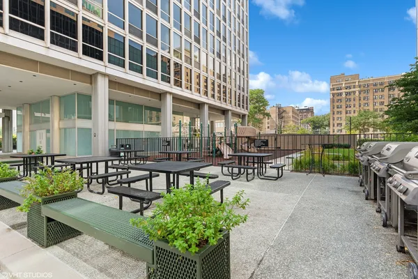 $3,000 | 340 West Diversey Parkway, Unit 416, Chicago, IL 60657