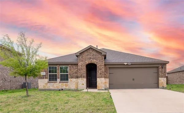 $2,495 | 4112 Fitzgerald Avenue, Aubrey, TX 76227
