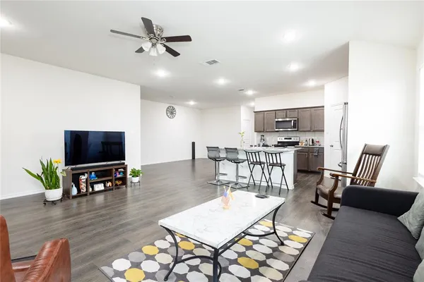 $2,495 | 4112 Fitzgerald Avenue, Aubrey, TX 76227