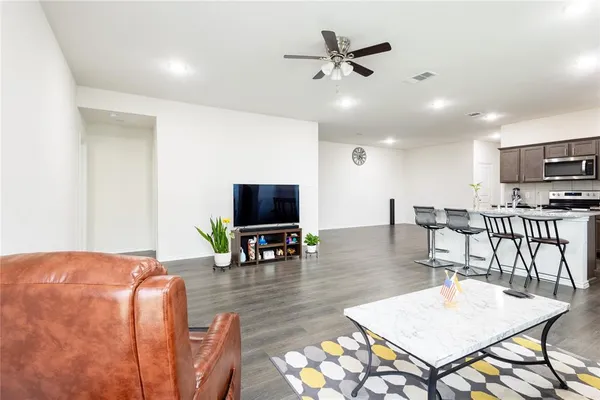 $2,495 | 4112 Fitzgerald Avenue, Aubrey, TX 76227