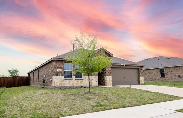 $2,495 | 4112 Fitzgerald Avenue, Aubrey, TX 76227